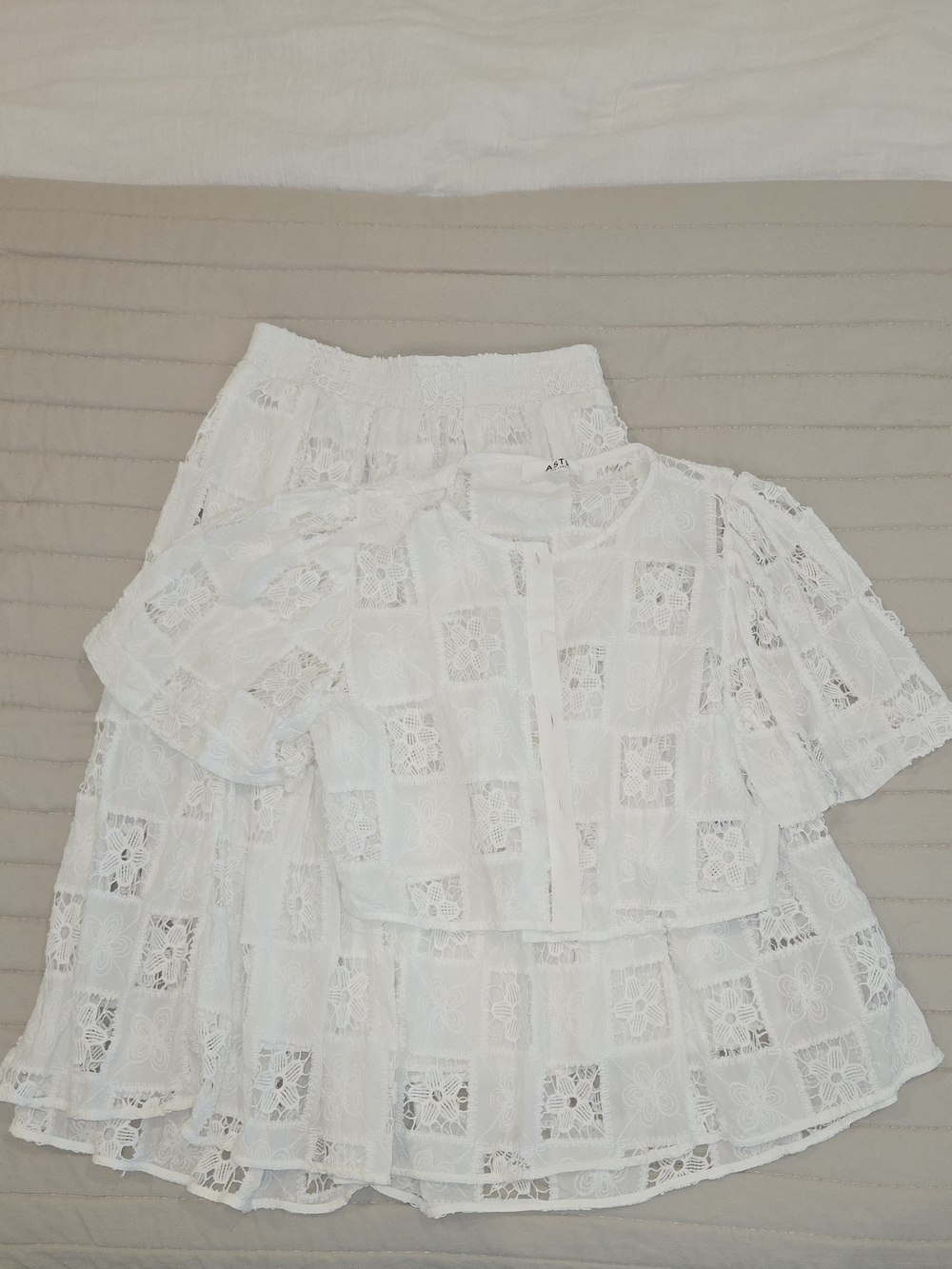 ASTR The Label Andolina Crochet Lace Two-Piece SET – White – Size Small